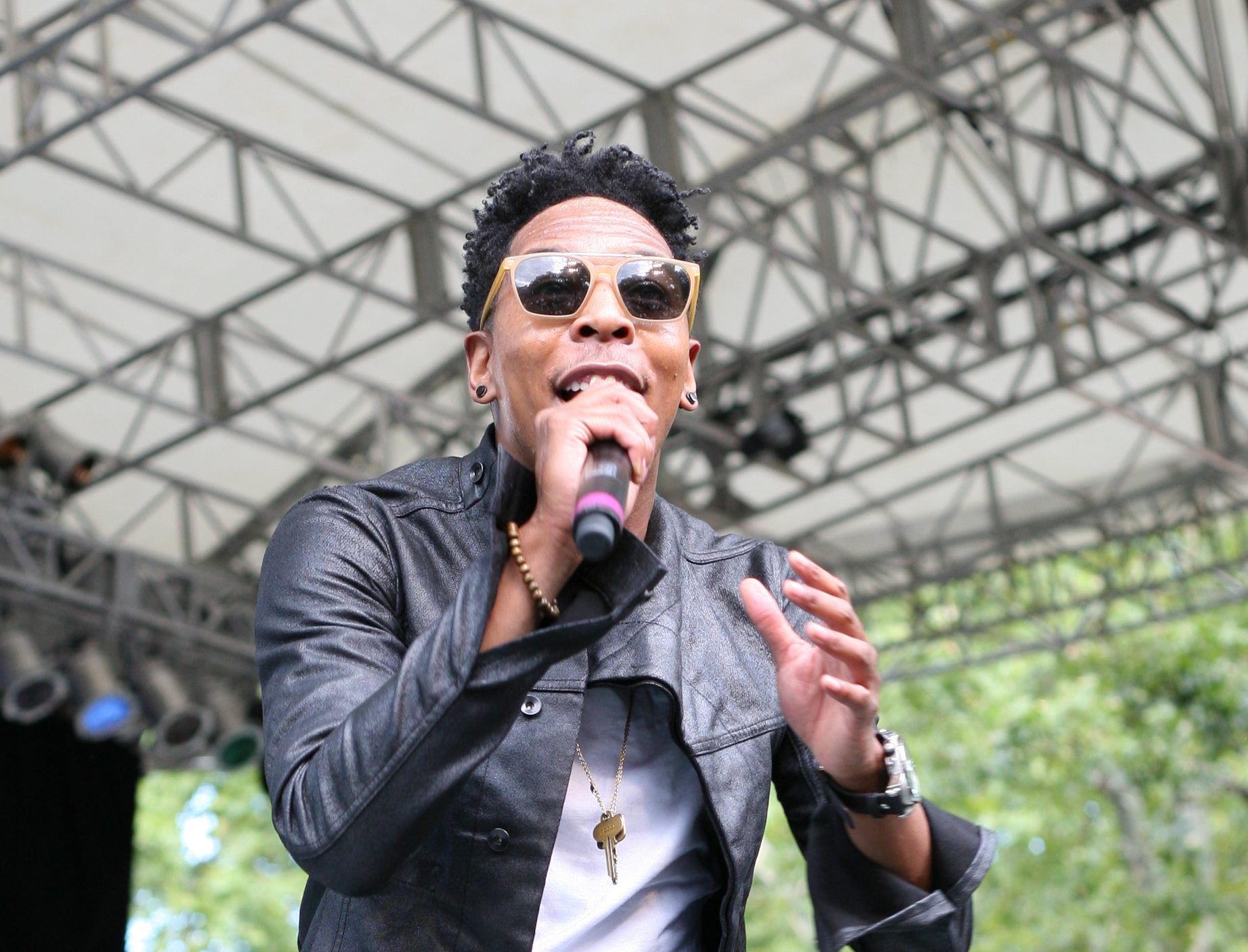 Deitrick Haddon